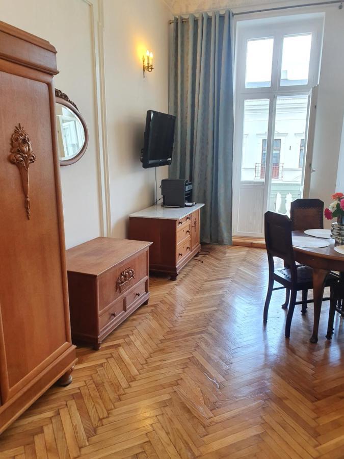 Prestige Aparthotel Piotrkowska 82 - Wyjatkowy Widok Na Deptak Łódź Dış mekan fotoğraf