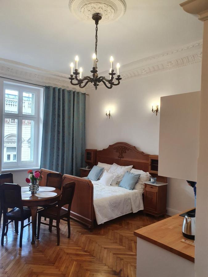 Prestige Aparthotel Piotrkowska 82 - Wyjatkowy Widok Na Deptak Łódź Dış mekan fotoğraf
